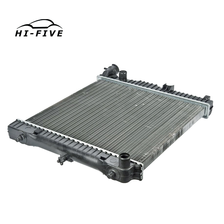 Auto Parts Aluminum Water Tank Radiator For Mitsubishi MN135032