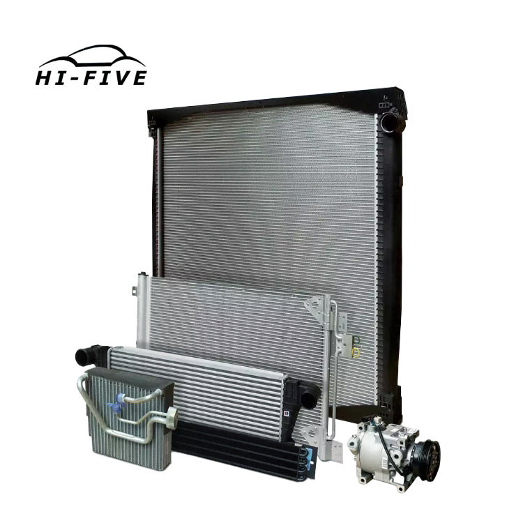 Auto Parts Aluminum Water Tank Radiator For Mitsubishi MN135032